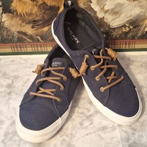 Navy blue Sperry Pier Wave sneakers